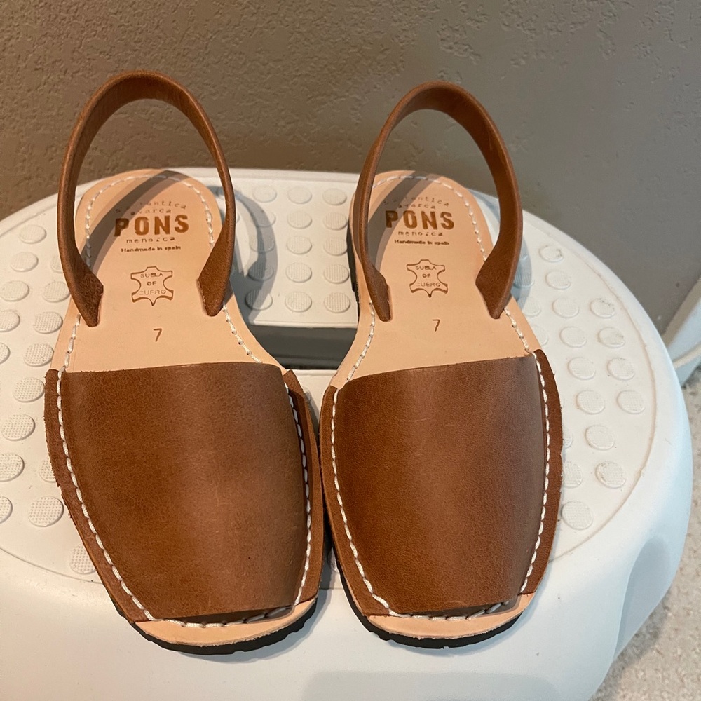 Pons sandals